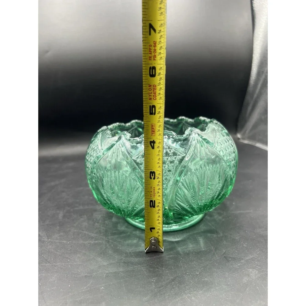 Vintage Fenton Green Glass Rose Bowl Sawtooth Rim Starburst Floral Vase 6.5”